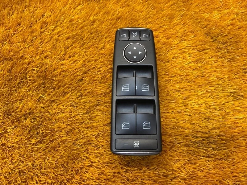 Блок управления стеклоподъемниками Mercedes-Benz Cla-Class 2013 A1669054400 C117 270.910, передний правый
