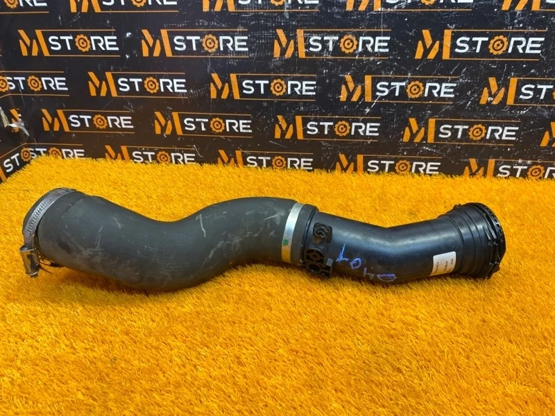 Патрубок интеркулера Bmw 1-Series 2013 13717597588 F20 N13B16A, правый