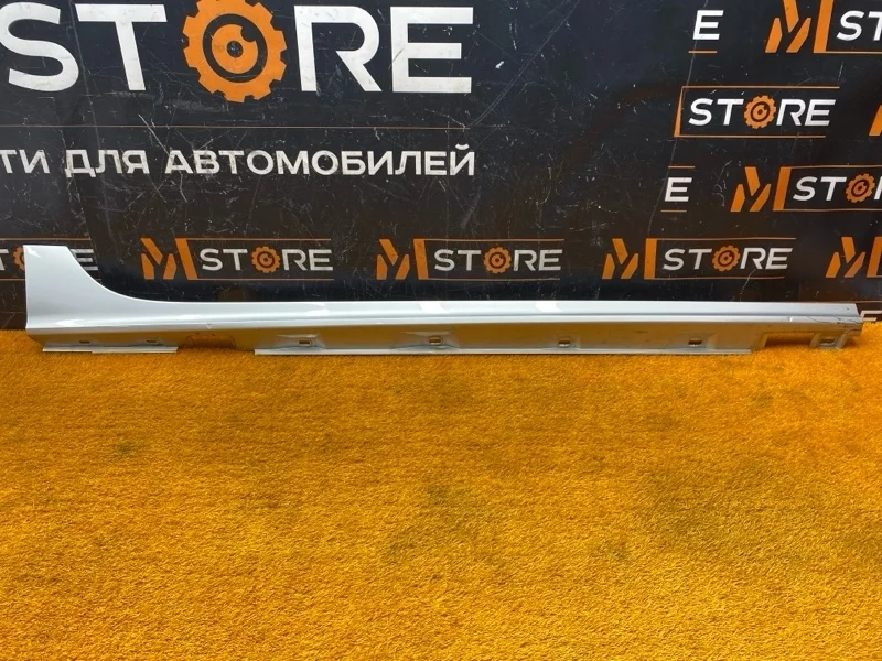 Накладка на порог Audi A7 2011 4G8853856D 4G CGWB, правая