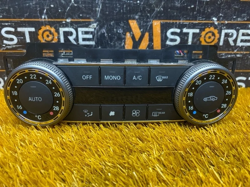 Блок управления климат-контролем Mercedes-Benz C-Class 2007 A2048308285 W204 271.950