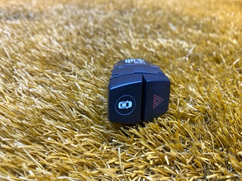 Кнопка аварийной сигнализации Bmw X1 2015 9354186 F48 B48A20A