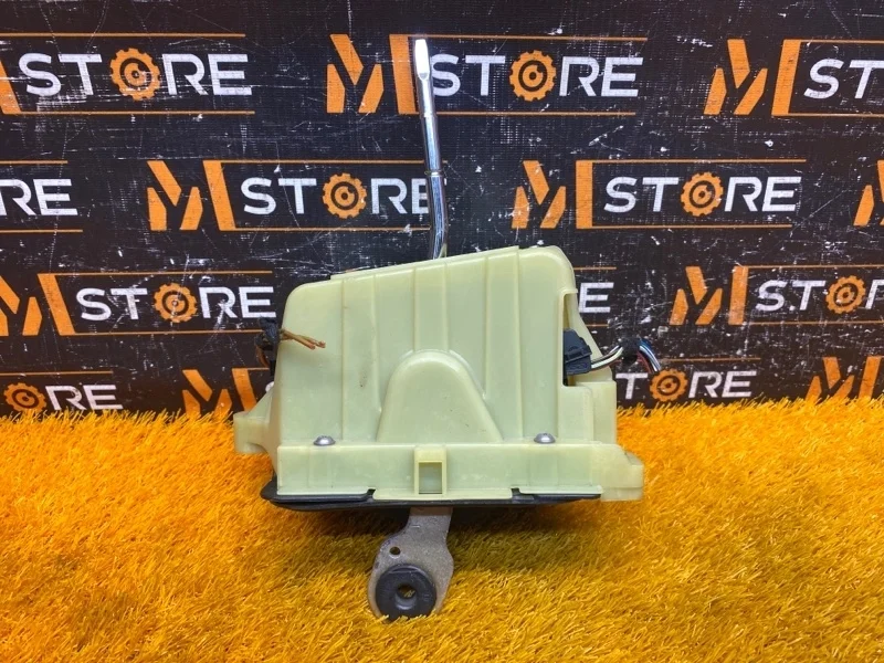 Селектор АКПП Mercedes-Benz C-Class 2010 A2042673224 W204 272.947