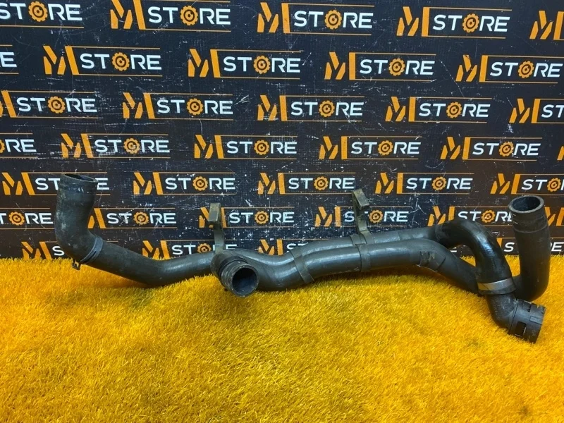 Патрубок радиатора верхний Audi Q7 2008 7L0122101H 4LB BHK