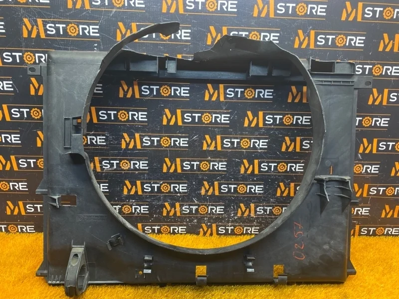 Диффузор радиатора Bmw 5-Series 2001 17111705580 E39 M54B25 (256S5)