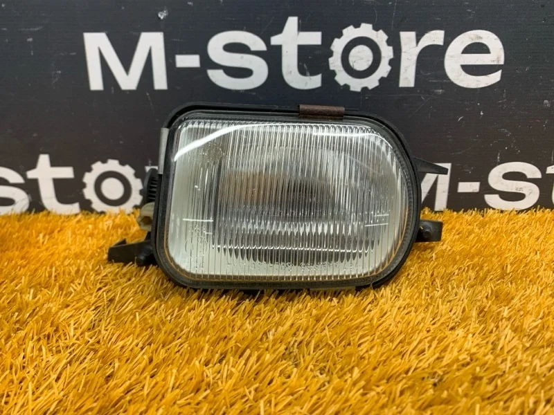 Фара противотуманная Mercedes-Benz C-Class 2001 A2158200656 W203 111.955, правая