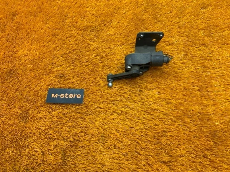 Датчик высоты дорожного просвета Audi A1 2011 1T0907503 8X CAX, задний левый