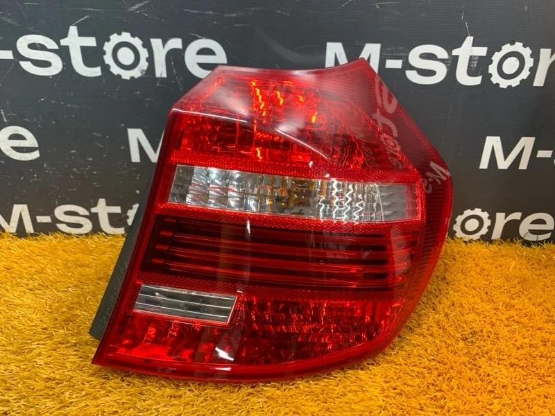 Фонарь задний Bmw 1-Series 2011 7181298 E87 N43B16A, правый