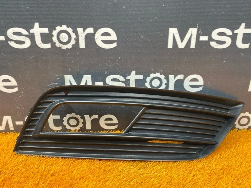 Оправа туманки Audi A4 2012 8K0807682K B8/8K CDN, правая