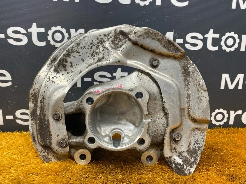 Кулак поворотный Bmw 1-Series 2012 31216792286 F20 N13B16A, передний правый