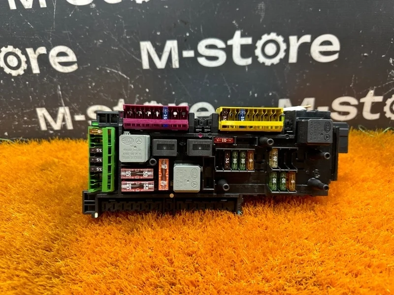 Блок предохранителей SAM Mercedes-Benz C-Class 2010 A2049001002 W204 271.860, задний