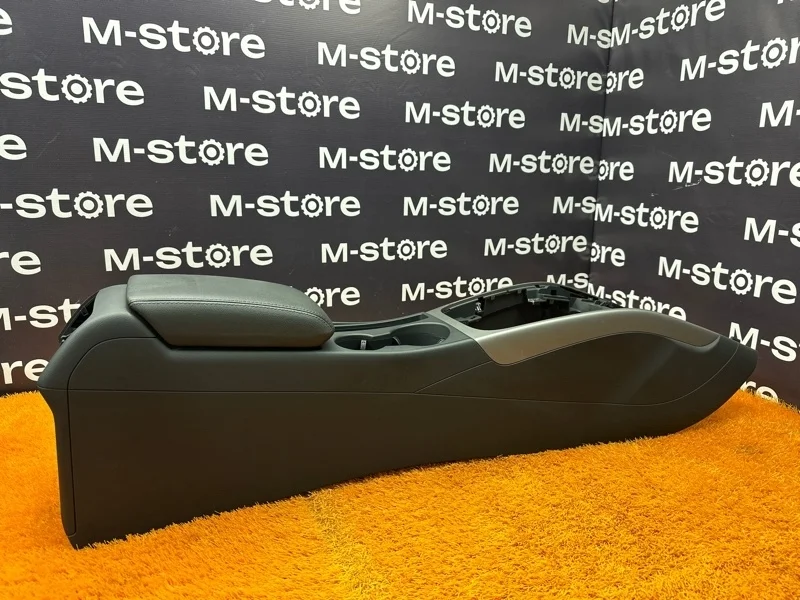 Подлокотник Audi A5 2012 8K0863244A 8T CDN