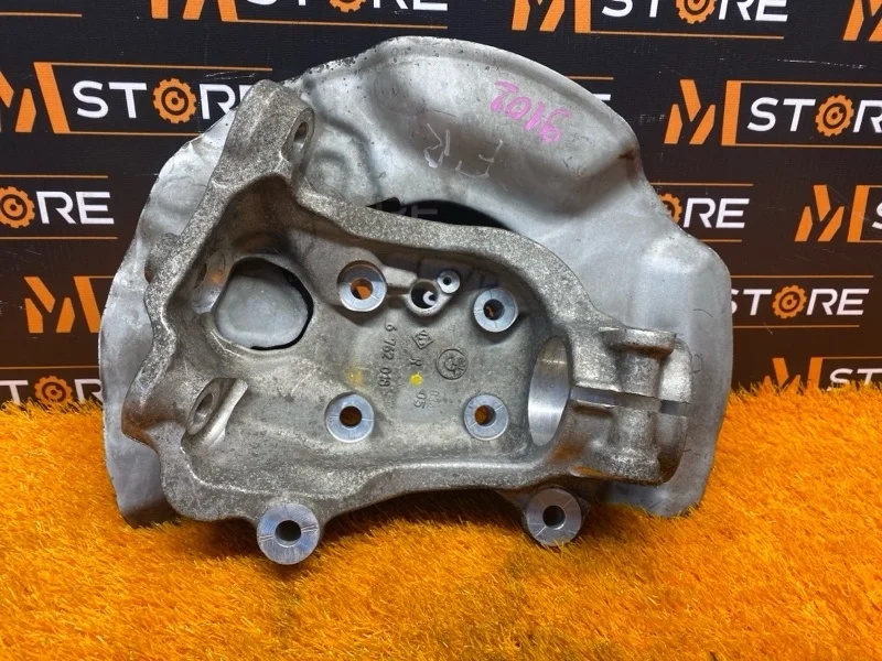 Кулак поворотный Bmw 6-Series 2006 31216762018 E63 N62B48B, передний правый