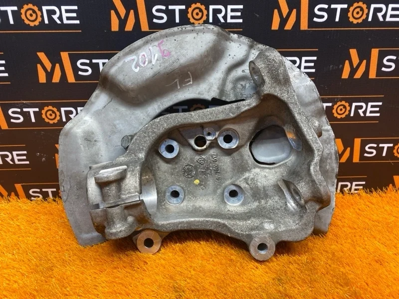 Кулак поворотный Bmw 6-Series 2006 31216762017 E63 N62B48B, передний левый