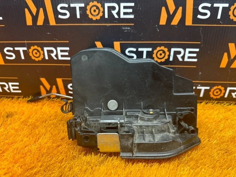 Замок двери Bmw X5 2009 7202145 E70 N52B30A, передний левый