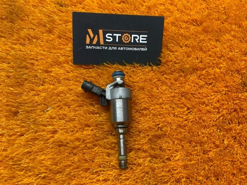 Форсунка топливная Audi Q5 2012 06H906036G 8R CDNC