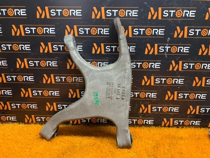 Рычаг подвески нижний Audi Q5 2010 8R0505311B 8R CALB, задний левый