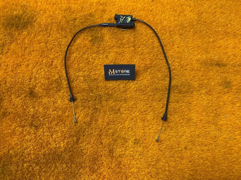 Трос капота Audi A8 2011 4H0823531D D4/4H CGWA