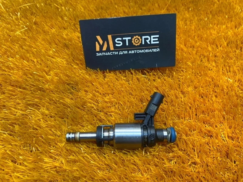 Форсунка топливная Audi Q3 2013 06H906036P 8U CPSA