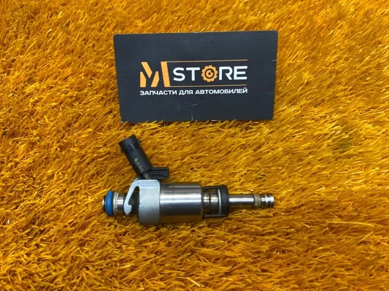 Форсунка топливная Audi Q3 2012 06H906036P 8U CPSA