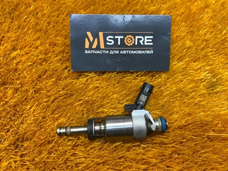 Форсунка топливная Audi Q3 2012 06H906036P 8U CPSA