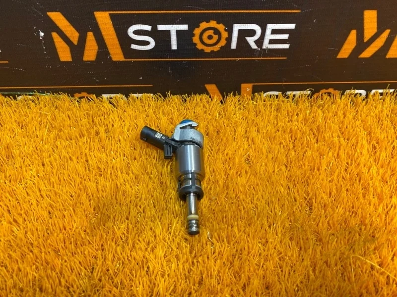 Форсунка топливная Audi Q5 2012 06H906036G 8R CDN