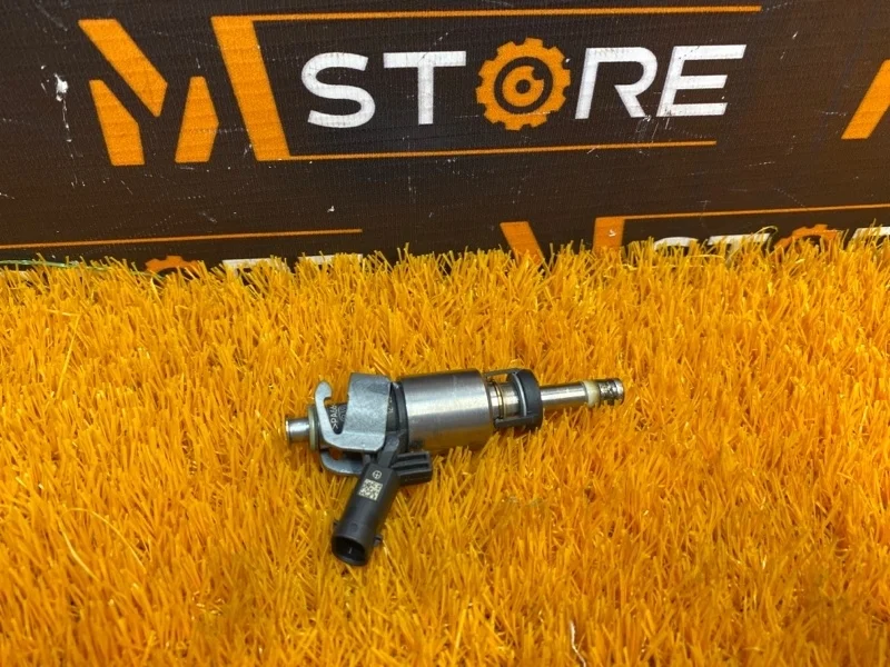 Форсунка топливная Audi Q5 2012 06H906036G 8R CDN