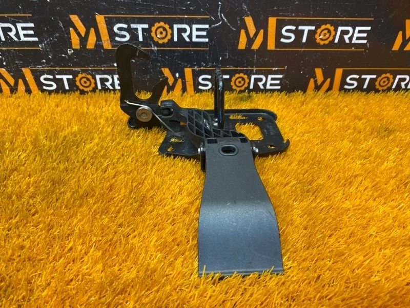 Замок капота Audi Q5 2012 8R0823480A 8R CNCD