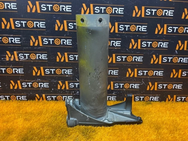 Кронштейн усилителя бампера Audi A8 2007 4E0806110 4E/D3 BVJ, передний правый