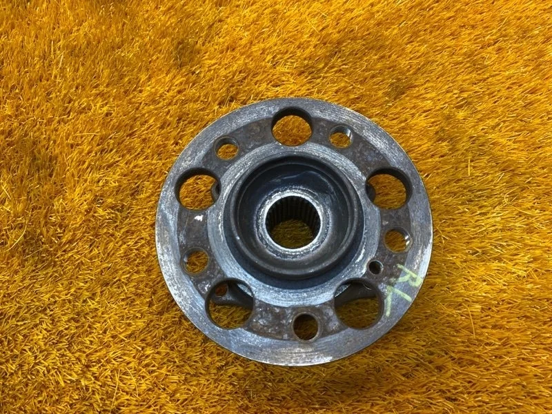 Ступица Mercedes-Benz C-Class 2008 A2303570308 W204 272.947, задняя левая