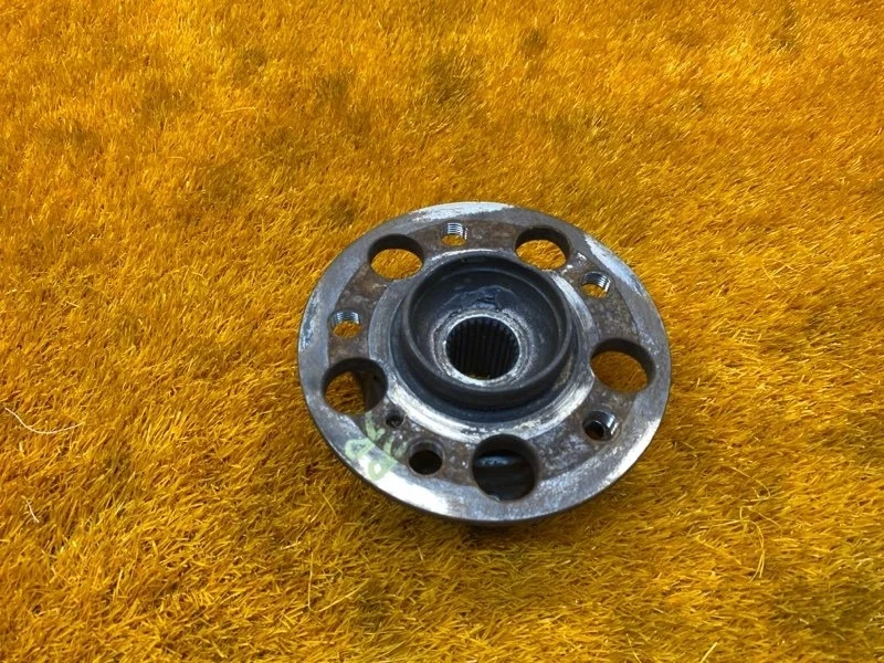 Ступица Mercedes-Benz C-Class 2008 A2303570308 W204 272.947, задняя правая