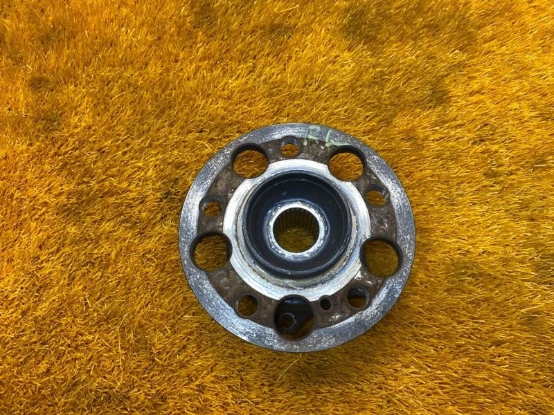 Ступица Mercedes-Benz C-Class 2010 A2303570308 W204 271.860, задняя левая