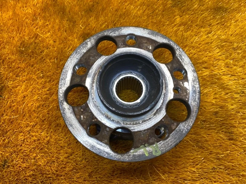 Ступица Mercedes-Benz C-Class 2010 A2303570308 W204 271.860, задняя правая