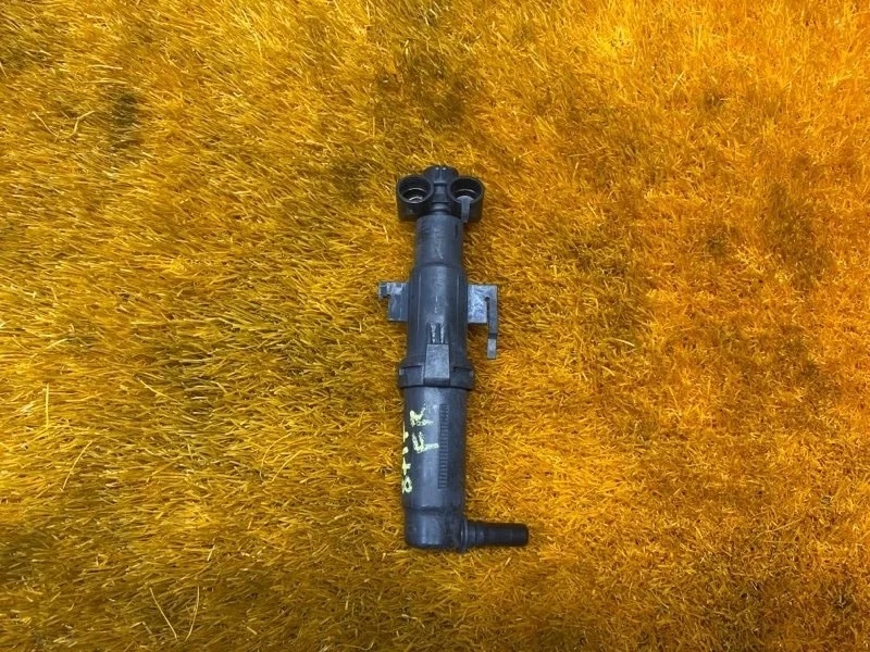 Форсунка омывателя фары Bmw 5-Series 2012 61677149886 F10 N47D20C, правая
