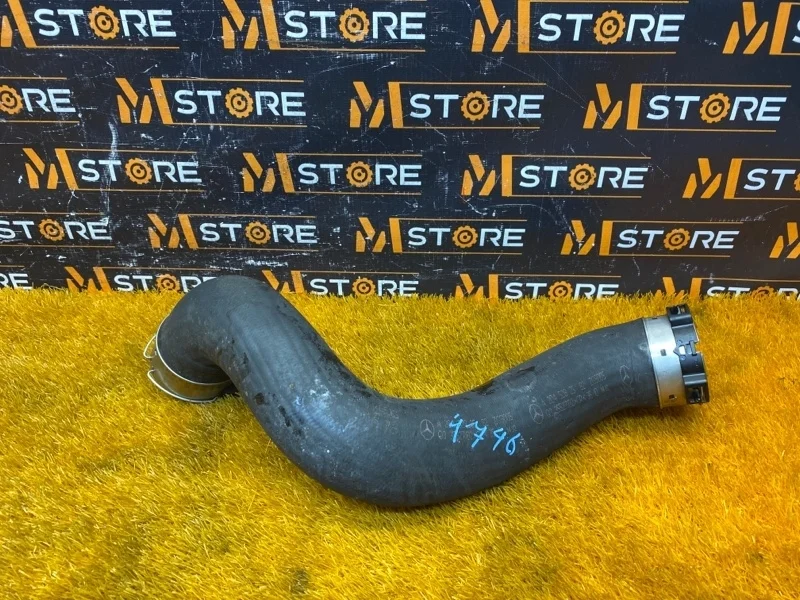 Патрубок интеркулера Mercedes-Benz C-Class 2010 A2045282582 W204 271.860, левый