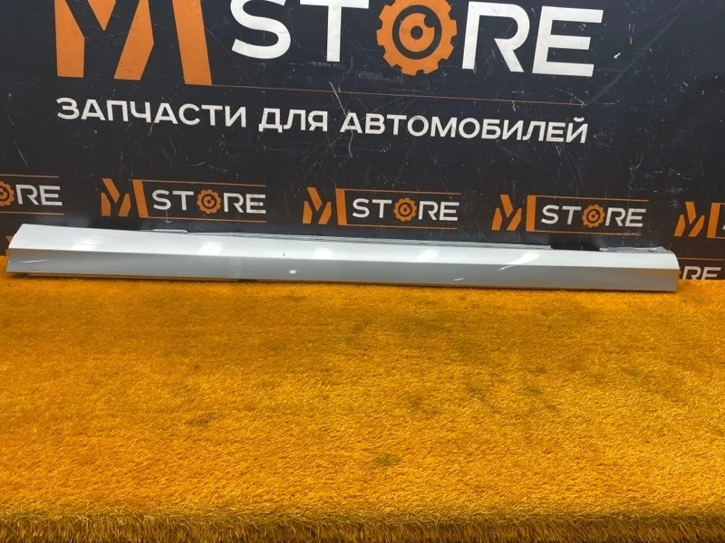 Накладка на порог Mercedes-Benz C-Class 2010 A2046900340 W204 271.860, левая