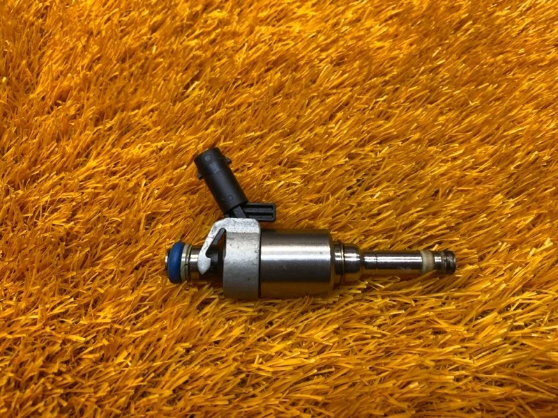 Форсунка топливная Volkswagen Tiguan 2009 06H906036G 5N CAW