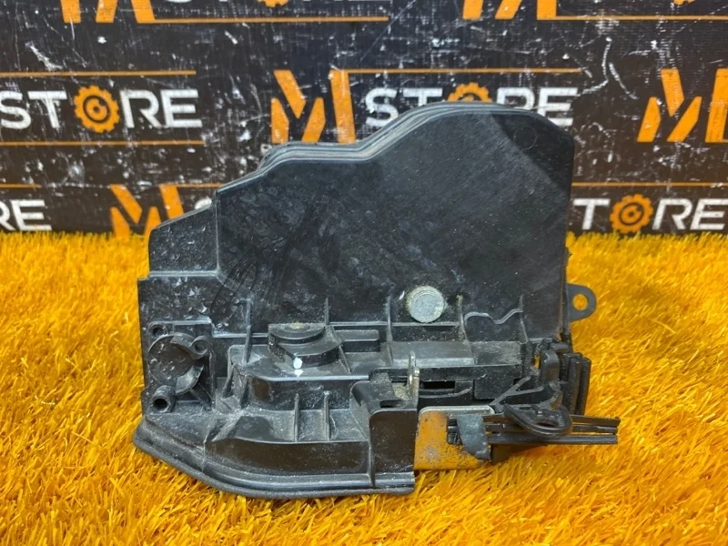 Замок двери Bmw 3-Series 2009 7202148 E90 N52B30AE, задний правый