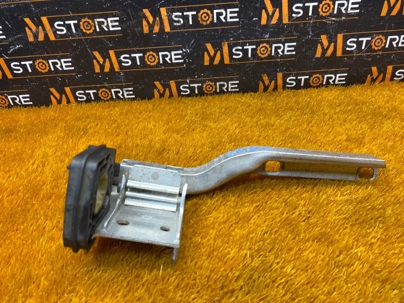 Кронштейн радиатора Bmw 5-Series 2012 7186514 F10 N20B20A, правый