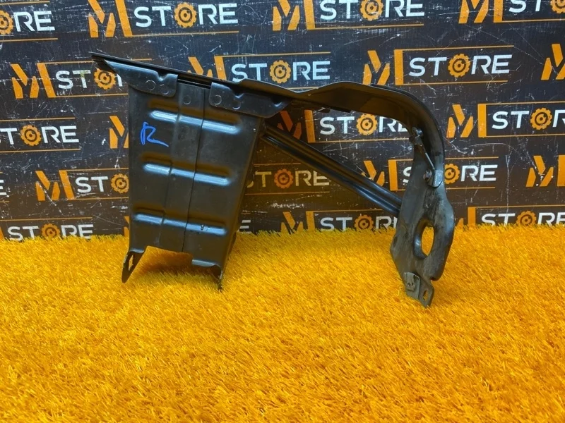 Кронштейн усилителя бампера Mercedes-Benz C-Class 2003 A2036202295 W203 271.946, передний правый