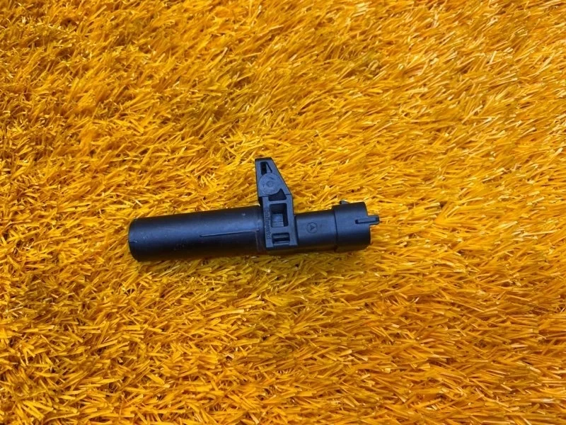 Датчик положения коленвала Mercedes-Benz E-Class 2013 A2761530128 W212 276.952