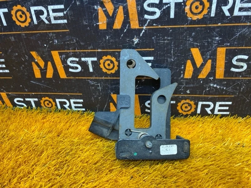Замок капота Mercedes-Benz C-Class 2007 A2048800064 W204 271.950
