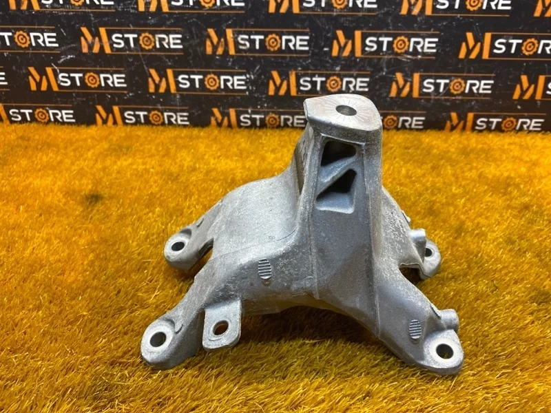 Кронштейн подушки двигателя Audi A5 2015 8K0199308BD 8T CDNC, правый