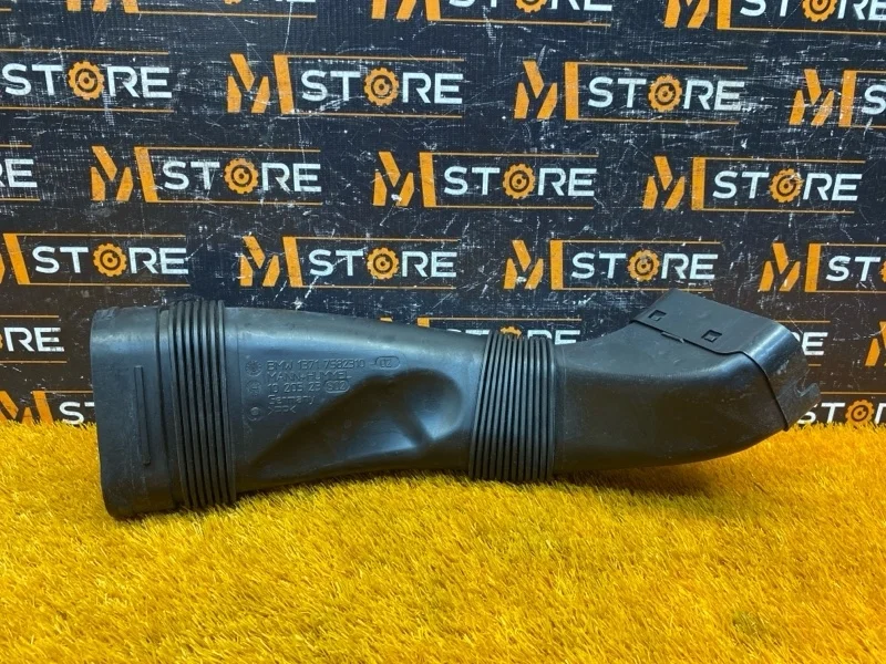 Патрубок воздушного фильтра Bmw 6-Series 2011 13717582310 F13 N55B30A