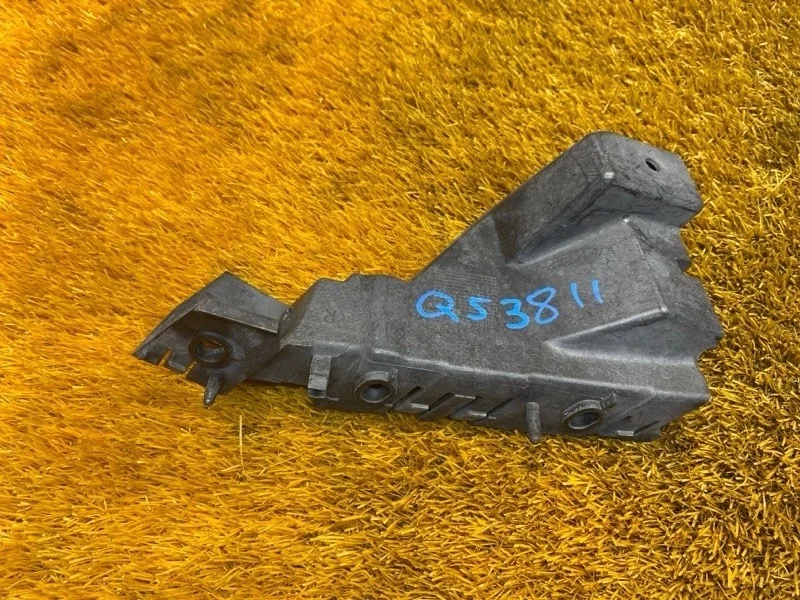 Крепление бампера Audi Q5 2011 8R0807284C 8R CDNC, переднее правое