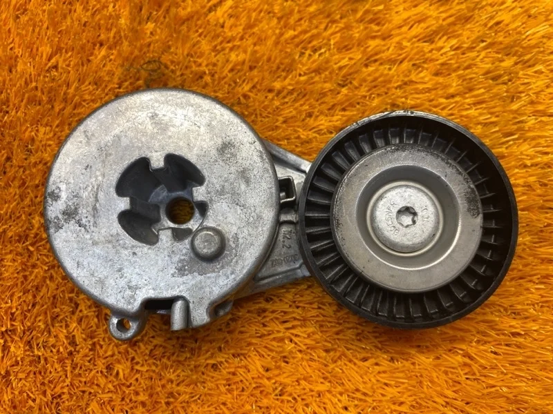 Натяжитель приводного ремня Audi Q5 2011 06H903133G 8R CDNC