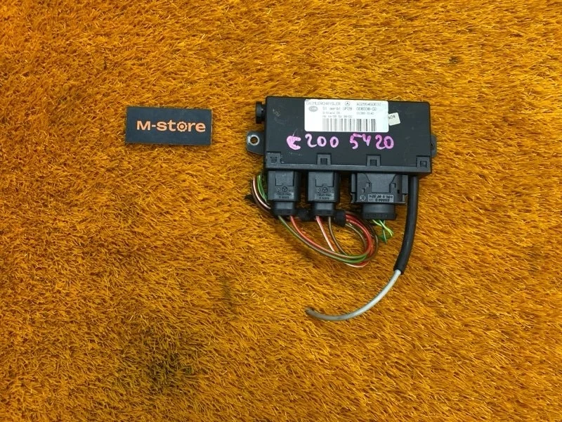 Блок управления вакуумным насосом Mercedes-Benz C-Class 2001 A0295450632 W203 111.955