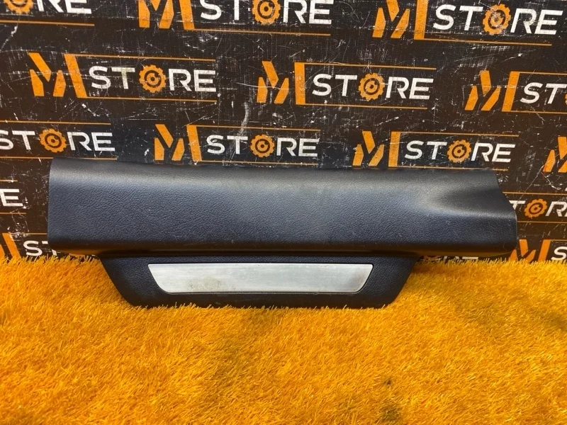 Накладка на порог Lexus Rx350 2009 6793048060 GGL10 2GRFE, задняя правая