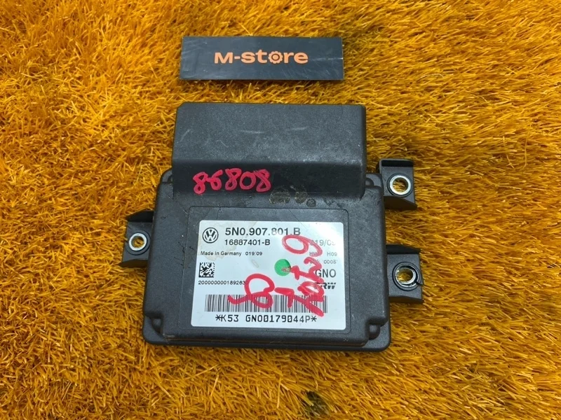 Блок управления стояночным тормозом Volkswagen Tiguan 2009 5N0907801B 5N CAWB