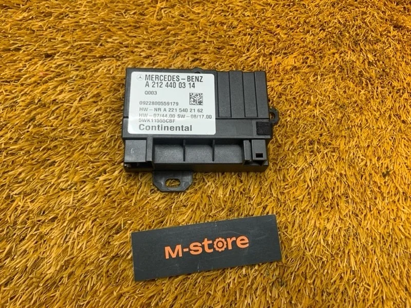 Блок управления топливным насосом Mercedes-Benz E-Class 2009 A2124400314 W212 272.980