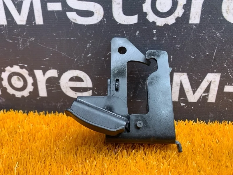 Замок капота Mercedes-Benz E-Class 2009 A2128800064 W212 272.980
